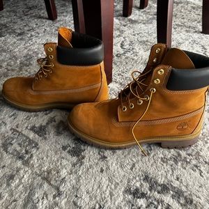 Timberland premium 6’ inch boots.